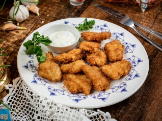Наггетсы куриные с чесночным соусом