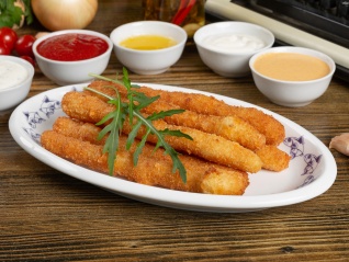 Сырные палочки с чесночным соусом