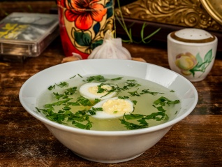 Бульон куриный с  яйцом